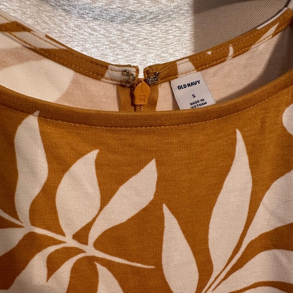 Old Navy Summer Dress - Picture 2 of 2